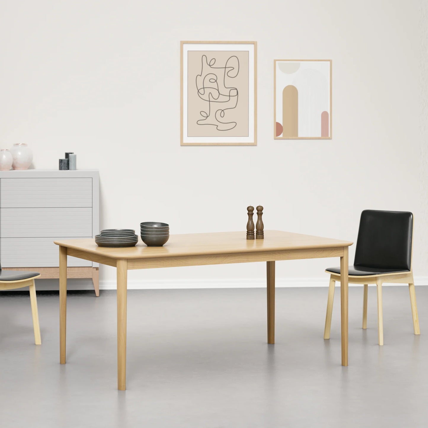 Odun Elegant Glass Dining Table