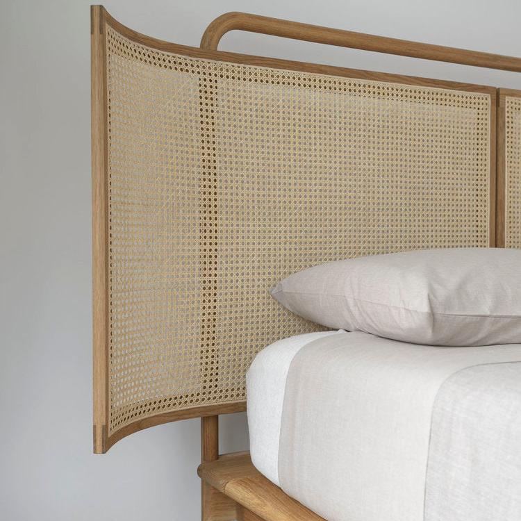 Mae Bed