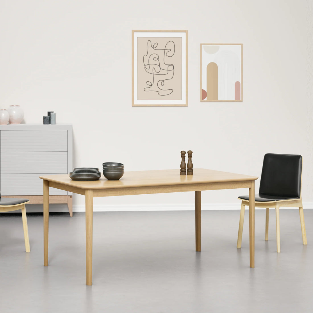 Odun Elegant Glass Dining Table