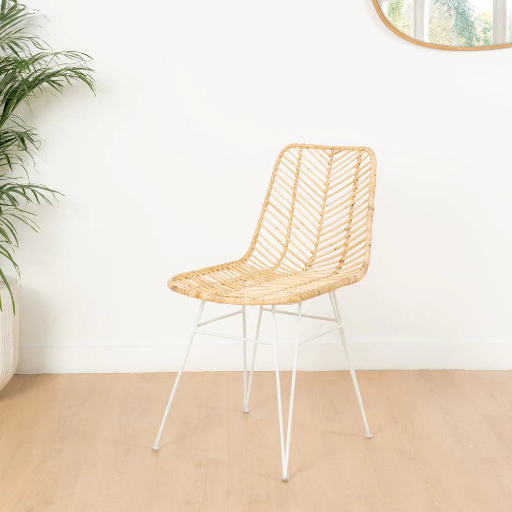 NAYI PACK WHITE DINING TABLE + 4 WHITE RATTON CHAIRS